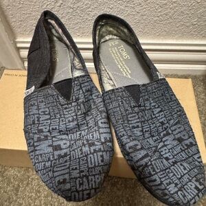 TOMS Women’s Black Slip-On Shoes Carpe Diem Sz 5.5